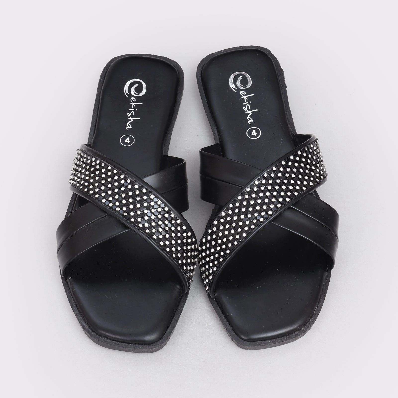 Elevated Basics Women'S Cross Strapped Chappals
