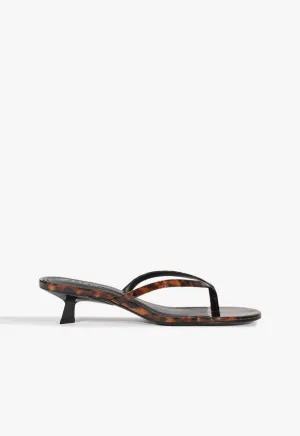 Carolyn Patent Sandal Forward-Looking Fit Refined Looks