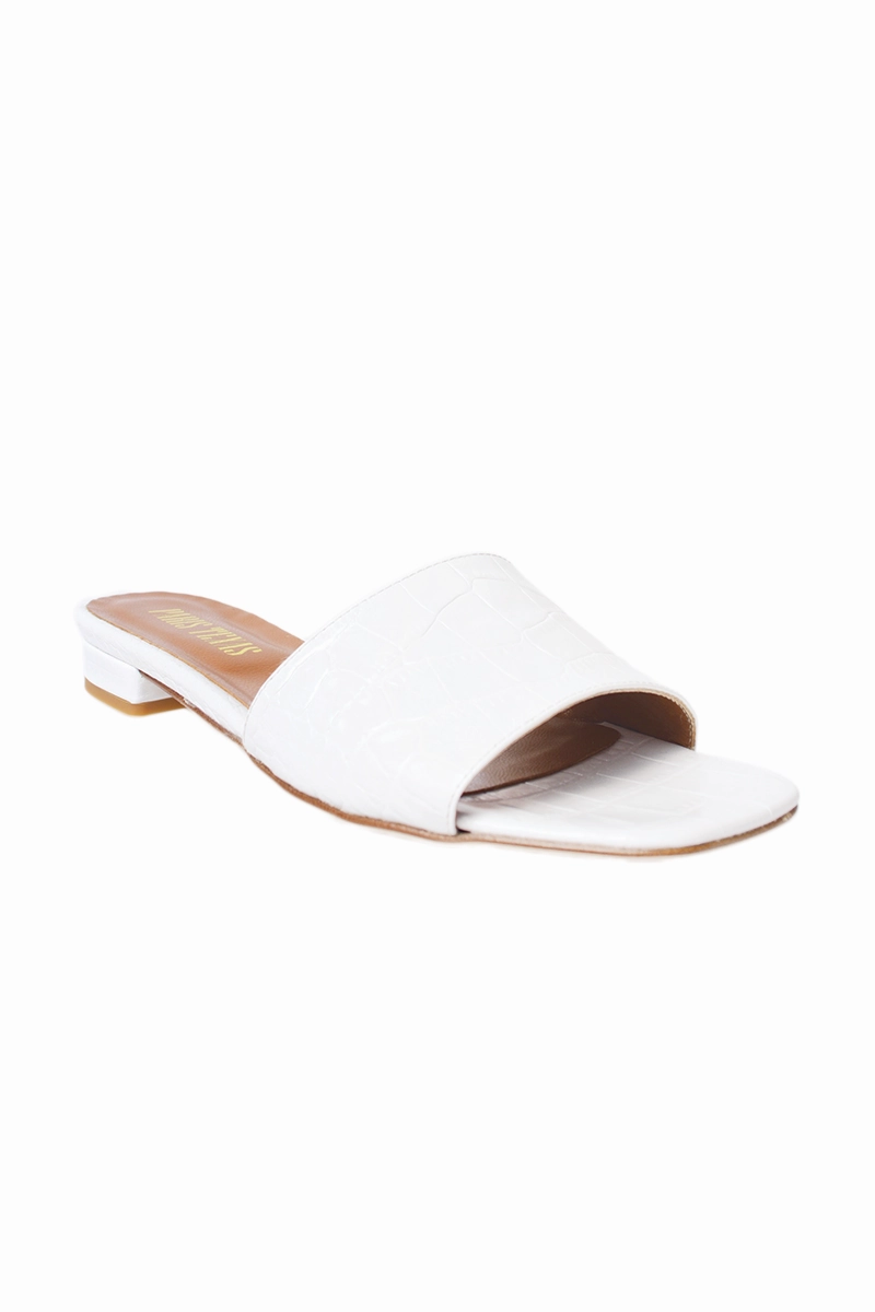 Instant Outfit Moc Croco Square Toe Flats In White