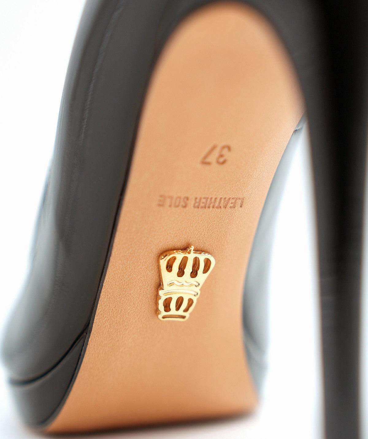 Victoria Black Pumps Conscious Layers Quiet City Style