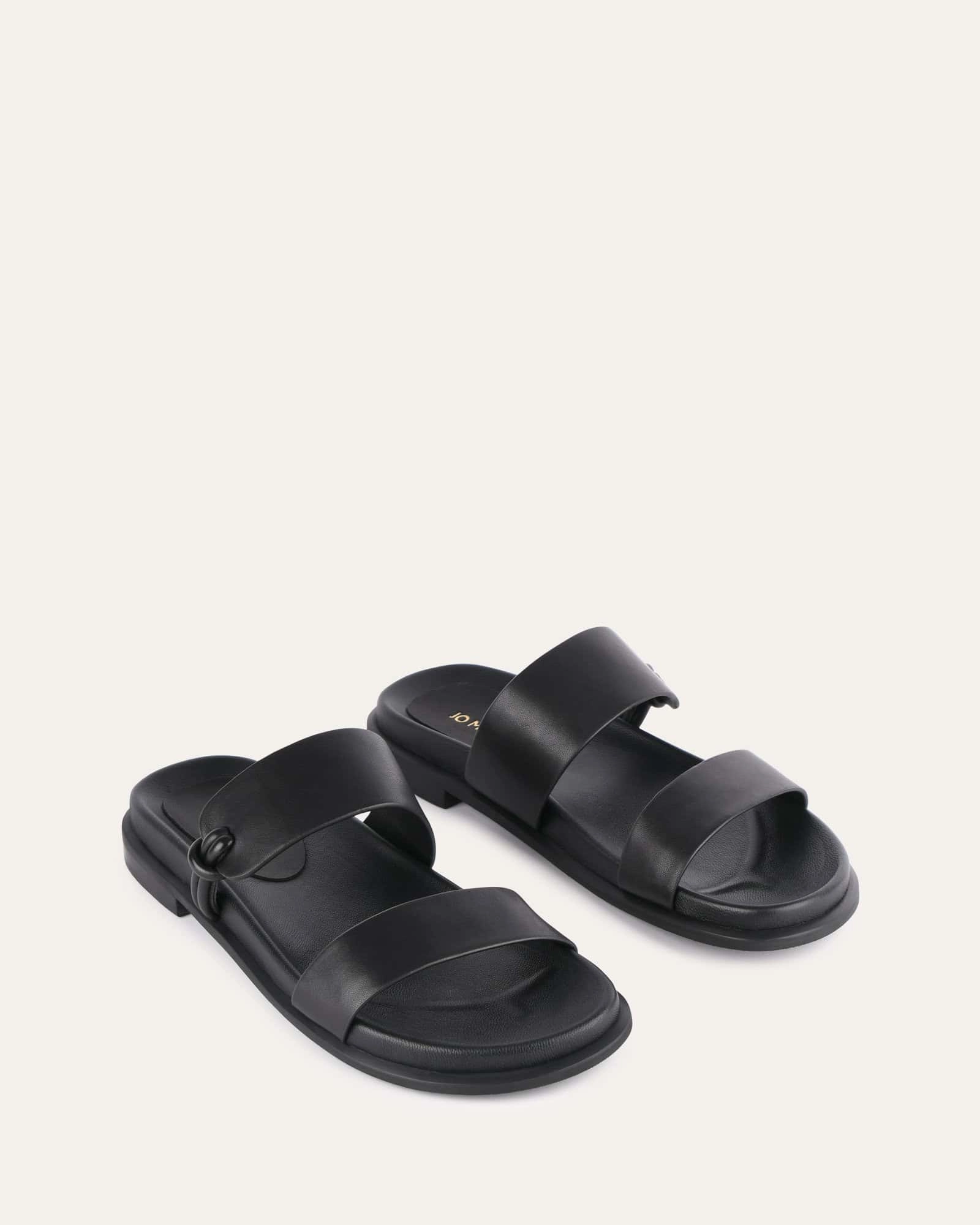 Hayes Flat Sandals Black Leather Built For Feel Form-Light Fit