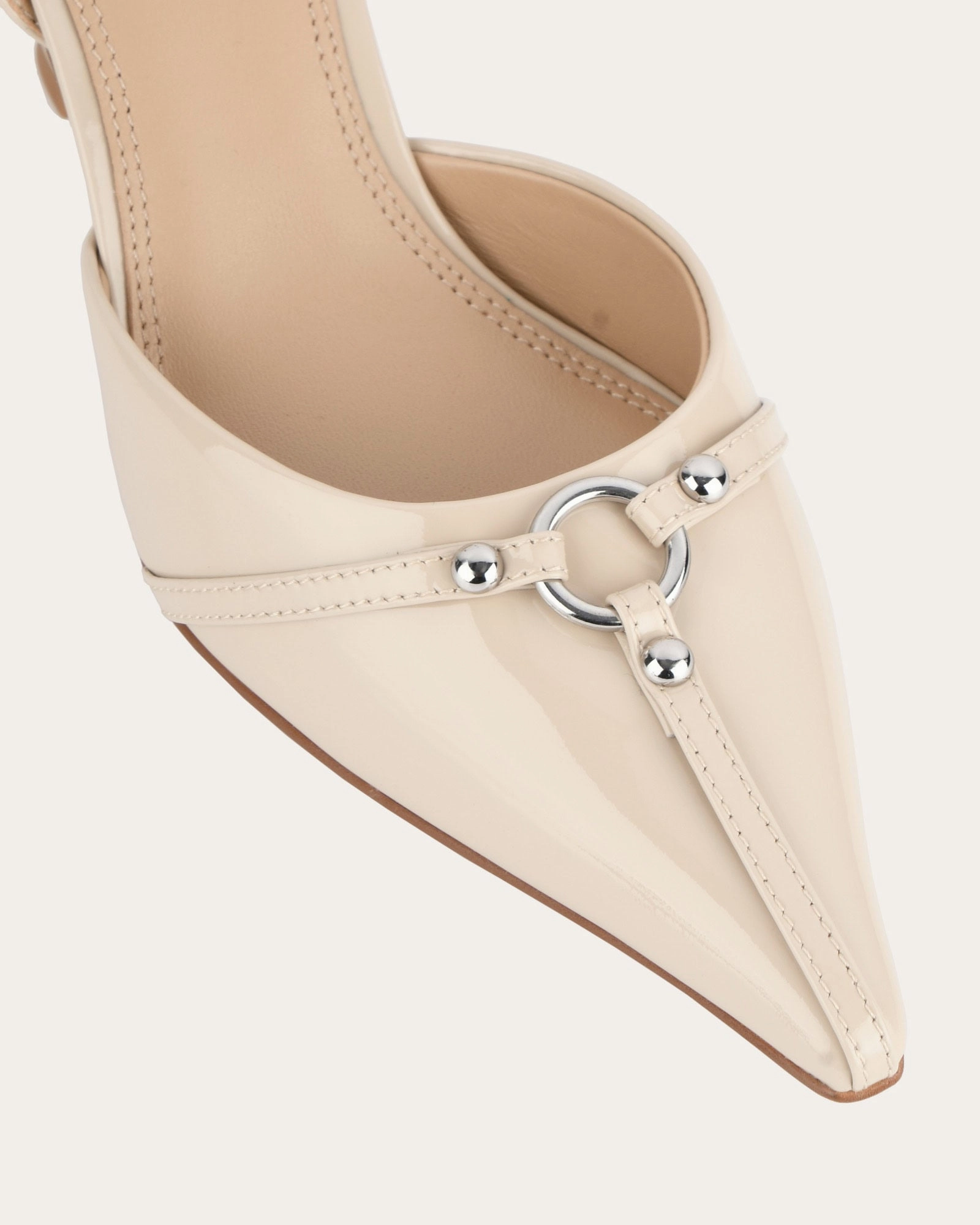 Universal Outfit Refined Flowwear Yuri High Heels Sand Patent